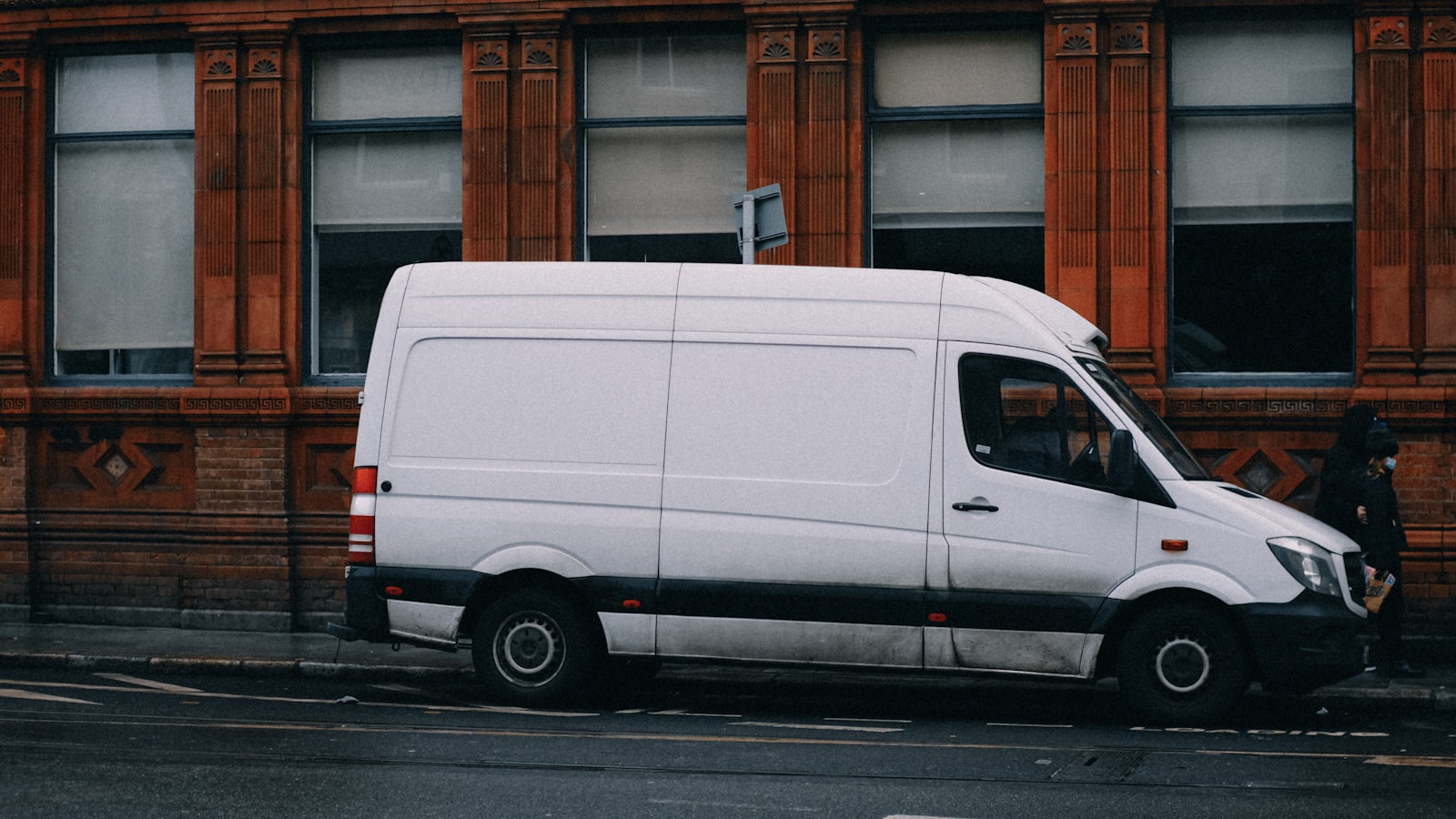 Van Tracking: Compare Systems for Your Fleet